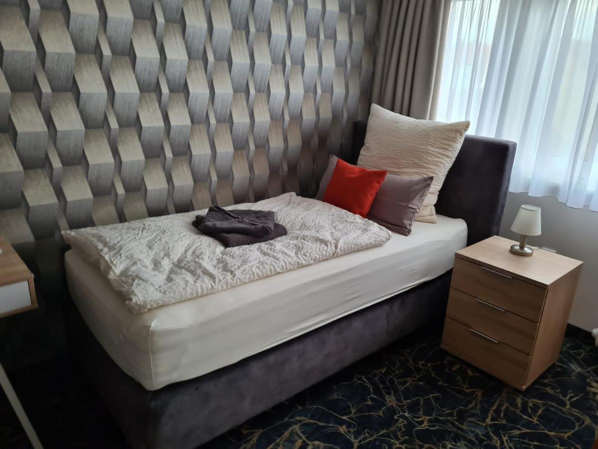 Gaestehaus Am Kurpark Hotel Garni Horn-Bad Meinberg Εξωτερικό φωτογραφία