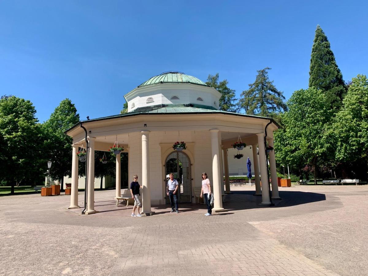 Gaestehaus Am Kurpark Hotel Garni Horn-Bad Meinberg Εξωτερικό φωτογραφία